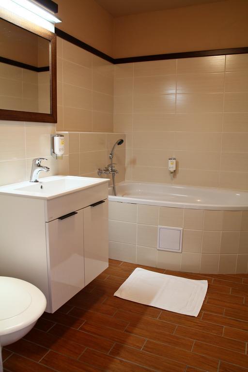 Hotel Baltaci Stary Zamek Napajedla ภายนอก รูปภาพ